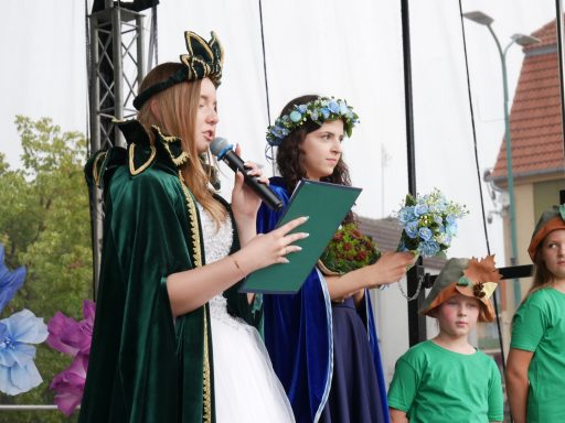 Waldkönigin Weronika (2025) hält ihre Abschiedrede